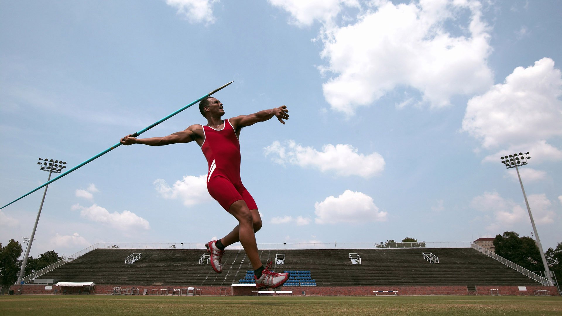 全国青少年篮球体育舞蹈节在武汉精彩展开，融合多元素表演，少年篮球舞蹈秀视频