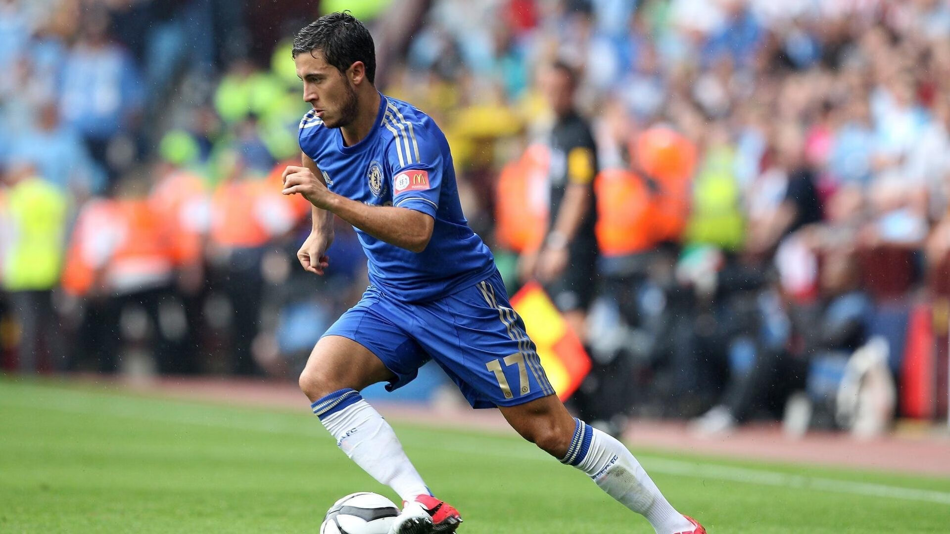 德甲赛场出现新颖战术布局,德甲球赛